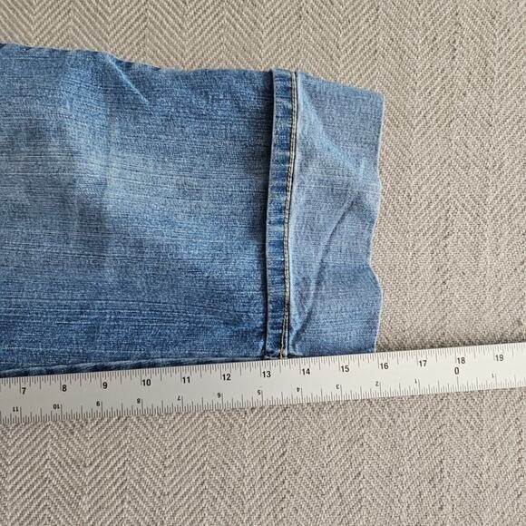 Lexi Denim Shorts Bermuda Size 12 (W34 L16) Medium Wash Embroidered Back Pocket - Picture 7 of 12